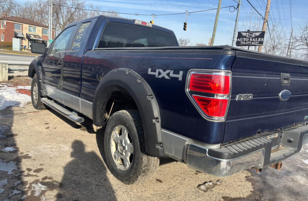 2010 Ford F-150 EXT Cab – 4x4 – V8